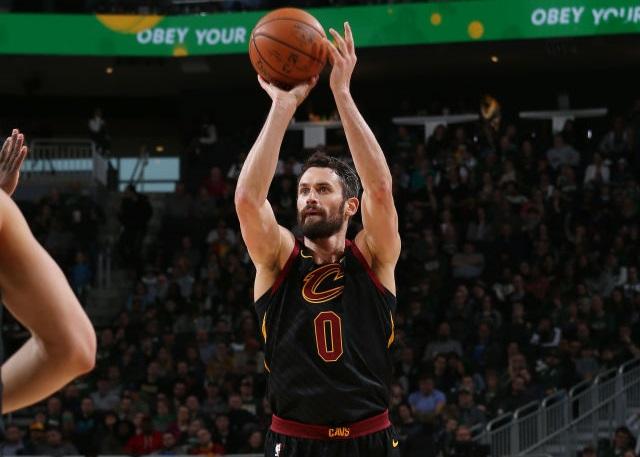 赛初期接连 赛初期接连